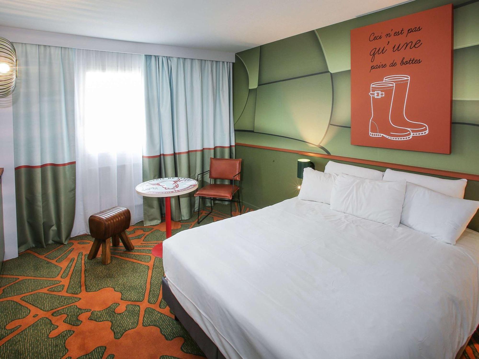 Ibis Styles Lisieux Normandie Exterior foto