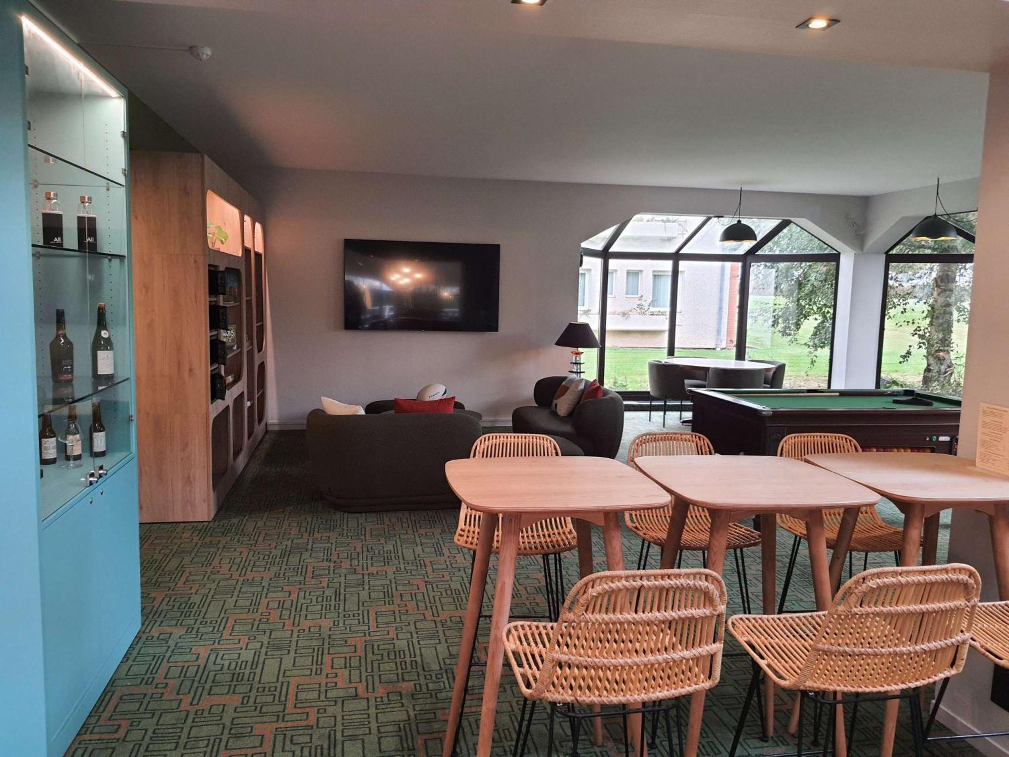 Ibis Styles Lisieux Normandie Exterior foto