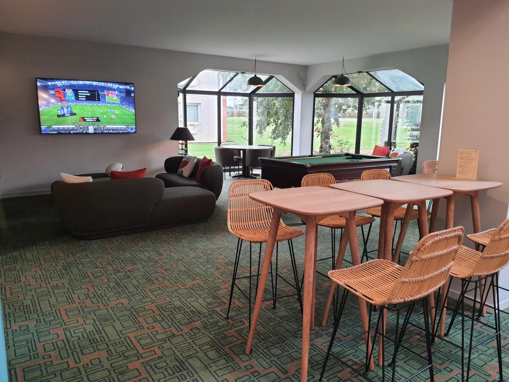 Ibis Styles Lisieux Normandie Exterior foto
