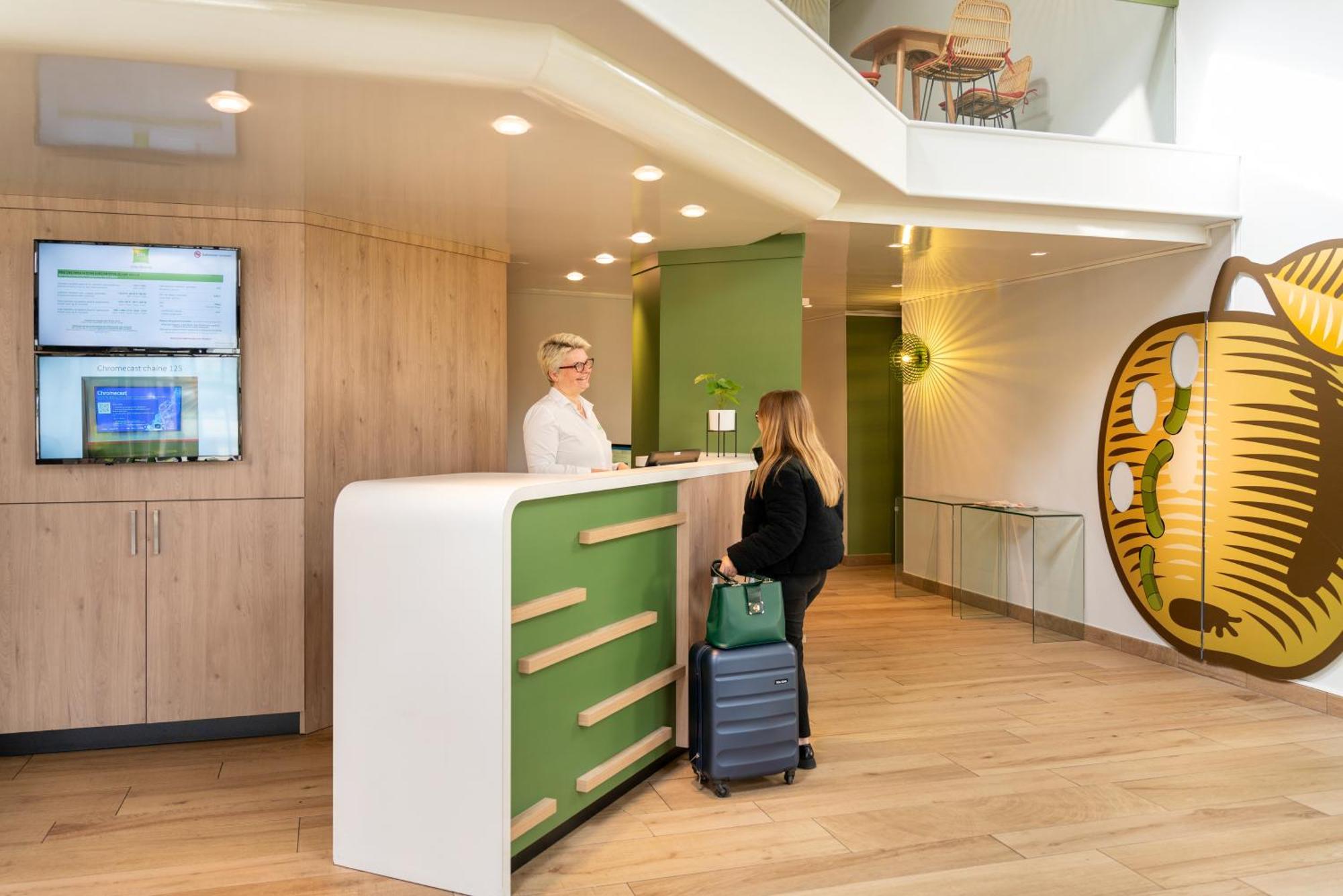 Ibis Styles Lisieux Normandie Exterior foto
